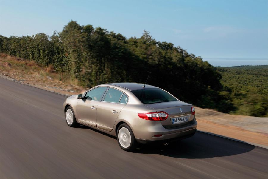  Renault Fluence 2010 года  (фото 104 из 146)